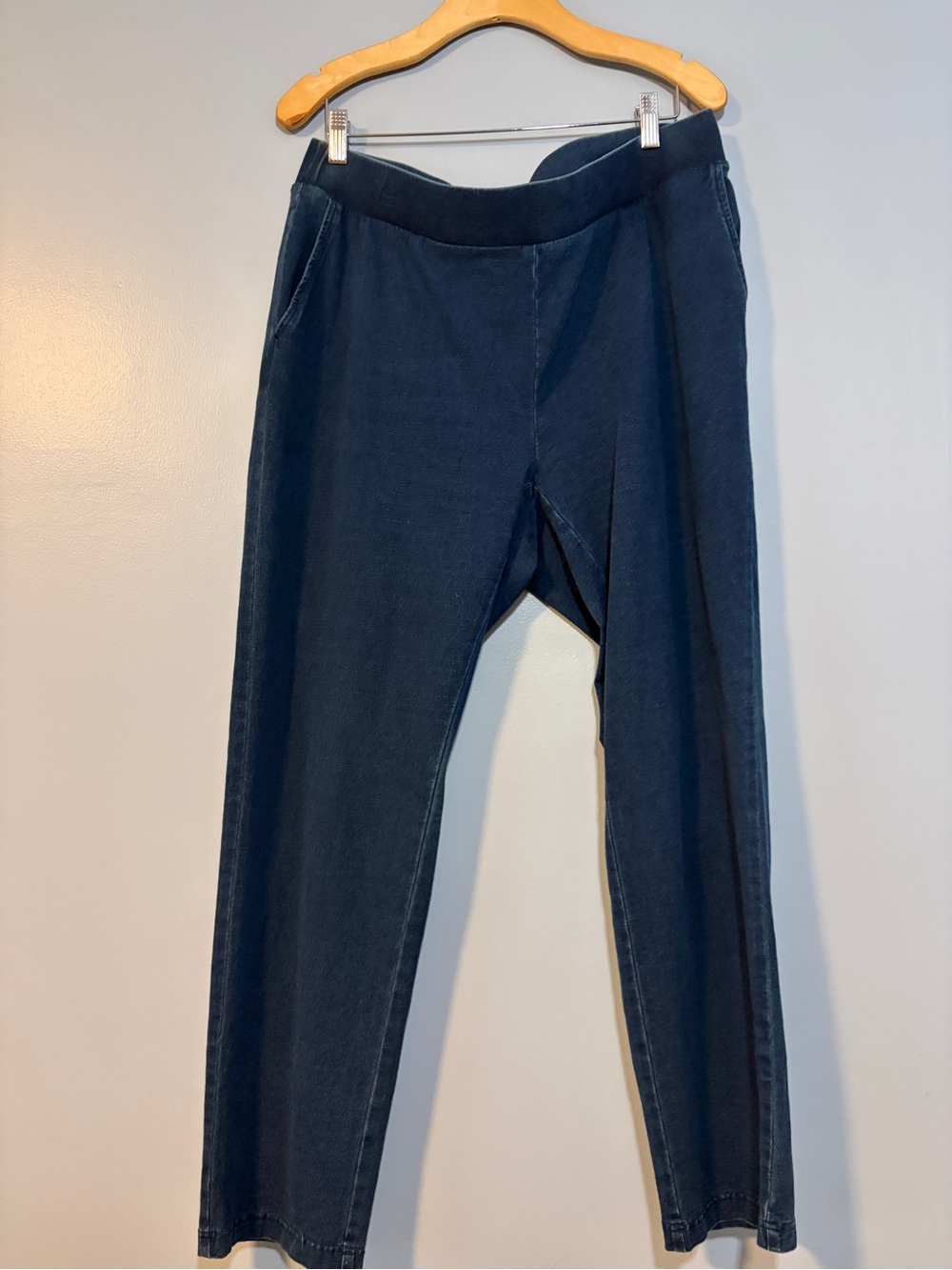 Women's Pull-On Indigo Slim Leg Cotton Pant